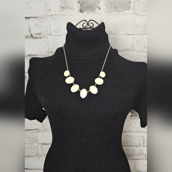 Paparazzi Reversible Drop Zone Purple/Cream Shiny Teardrop Necklace - Picture 4 of 8